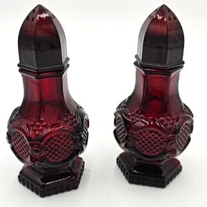 Avon "1876 Cape Cod Collection Salt and pepper Shakers"